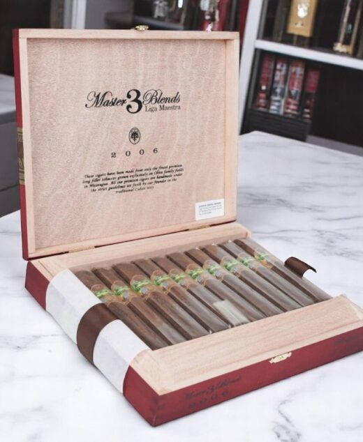 Oliva Master Blends 3 Robusto x 20