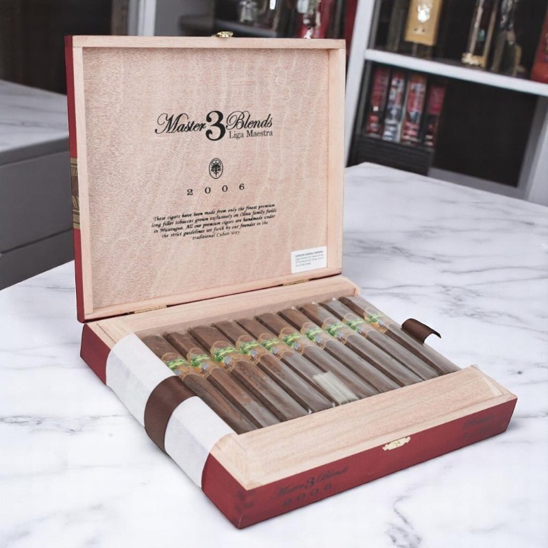 Oliva Master Blends 3 Robusto x 20