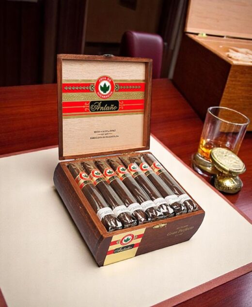 Joya de Nicaragua Antaño 1970 Gran Perfecto x 20