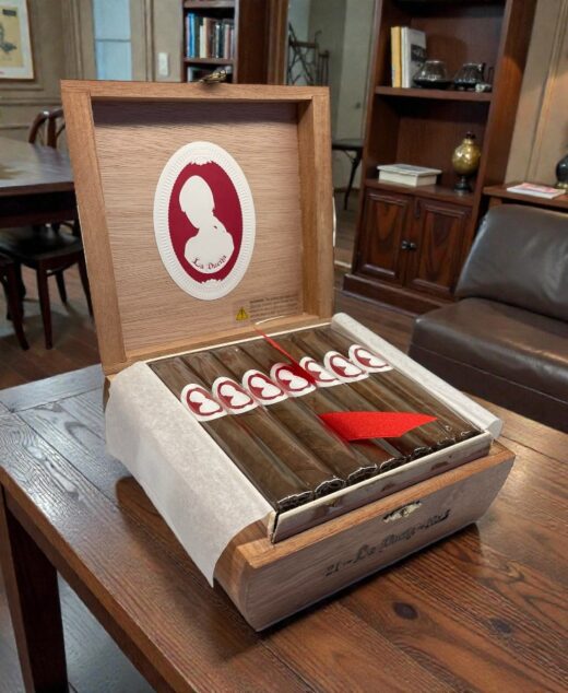 La Dueña Nro 5 Robusto