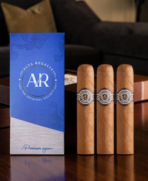 Montecristo Media Corona Tripack