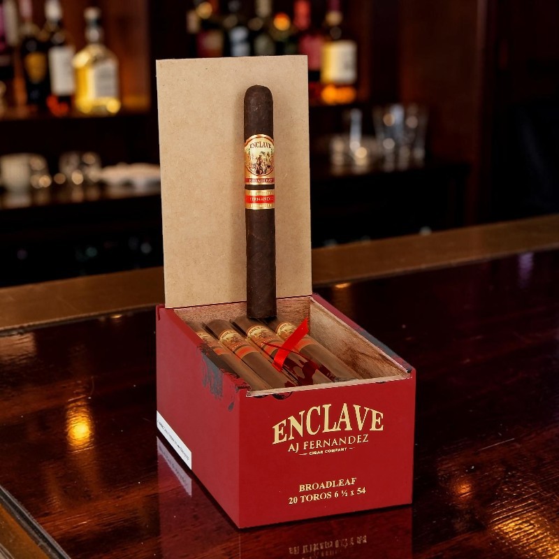 AJ Fernandez Enclave Broadleaf Toro